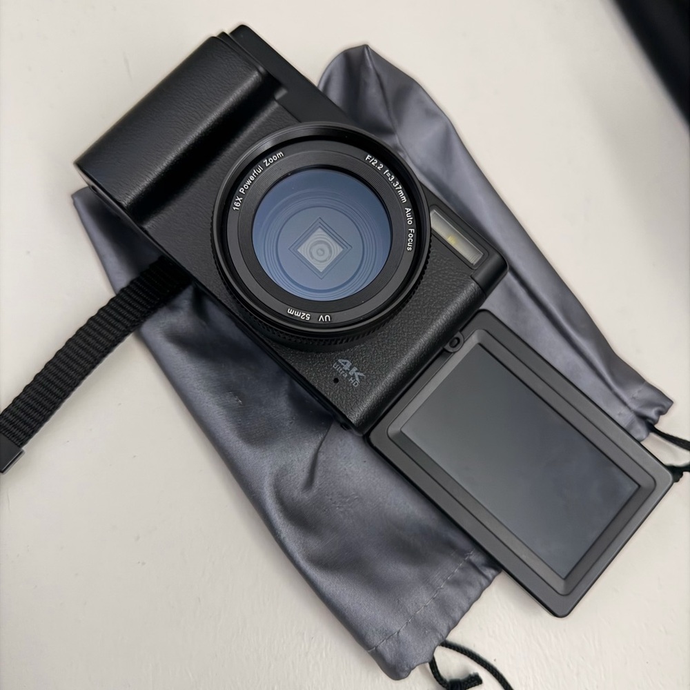 4K Digital Camera with Flip Screen